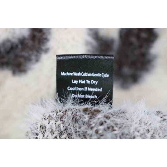 POL Soft 3/4 Sleeve Thick Eyelash Knit Sweater-Size Medium-Fluffy-Oversized - Picture 6 of 8